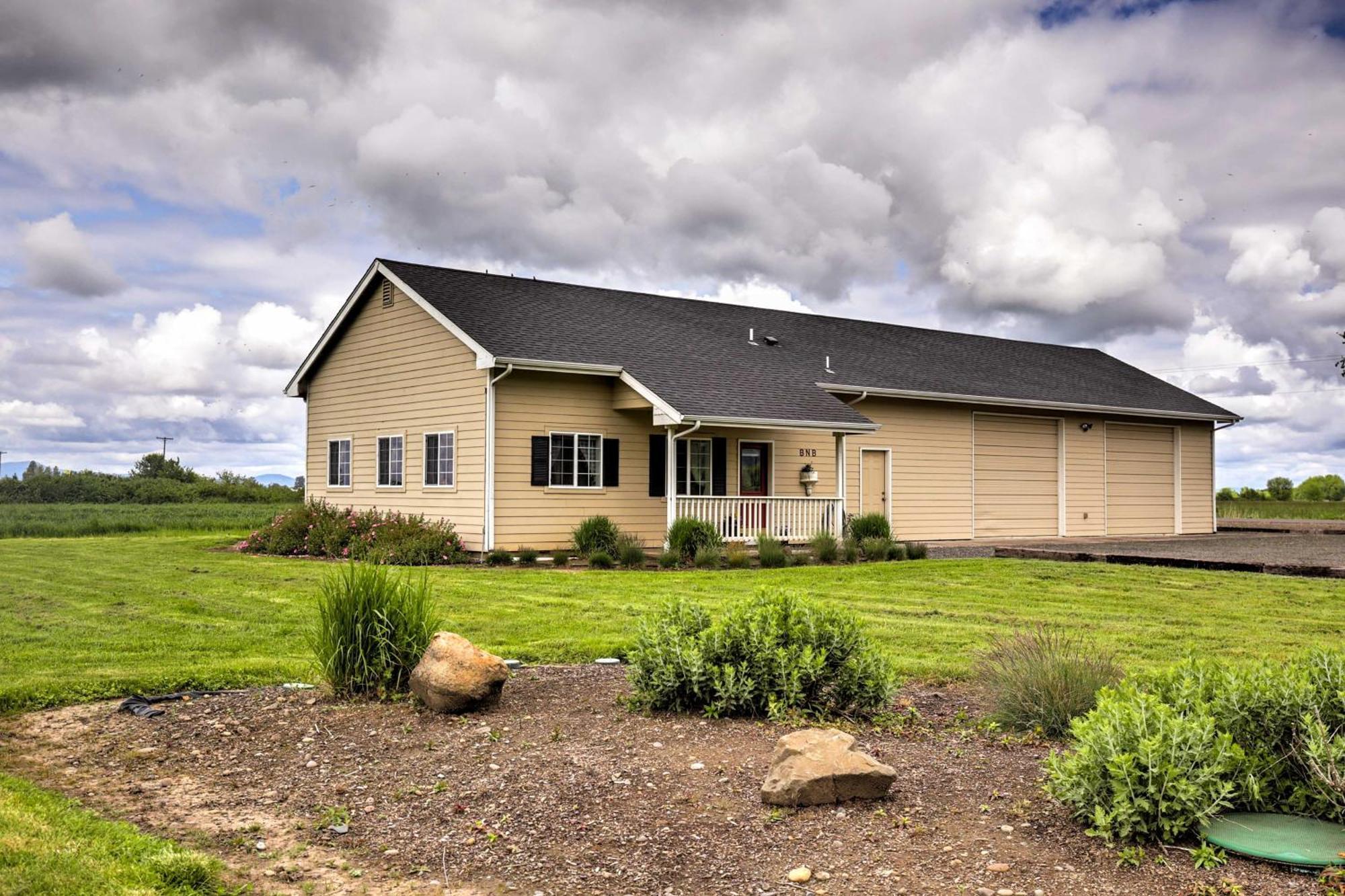 Отель The Farm House On Mount Tom Harrisburg Экстерьер фото