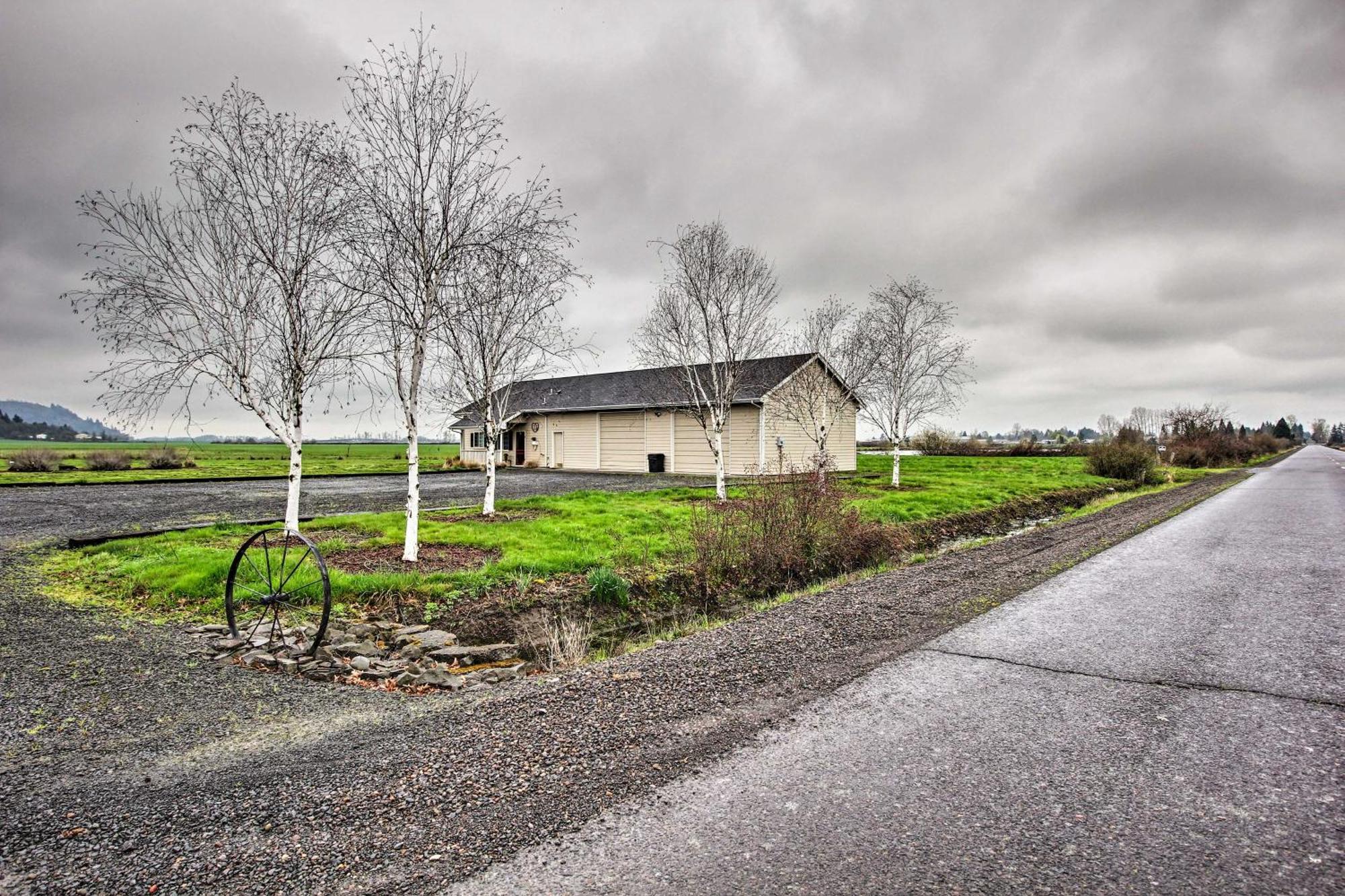 Отель The Farm House On Mount Tom Harrisburg Экстерьер фото